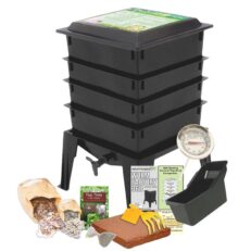 Worm Factory 360 model with accessories